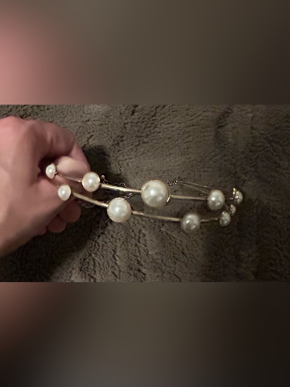 Pearl Accent Wire Choker Necklace- White 💋